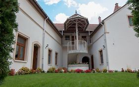 Mecset Apartman